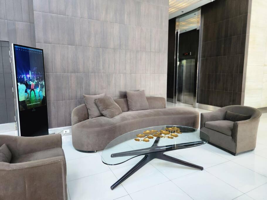 Bgc Fresh & Cozy Studio Near Burgos Circle With Fast Internet Connection Manila Esterno foto